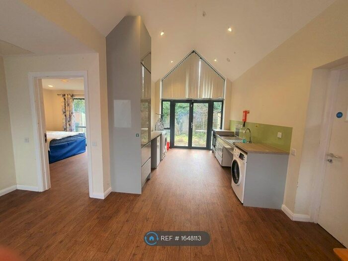 1 Bedroom Bungalow To Rent In Lynsted Lane, Lynsted, Sittingbourne, ME9