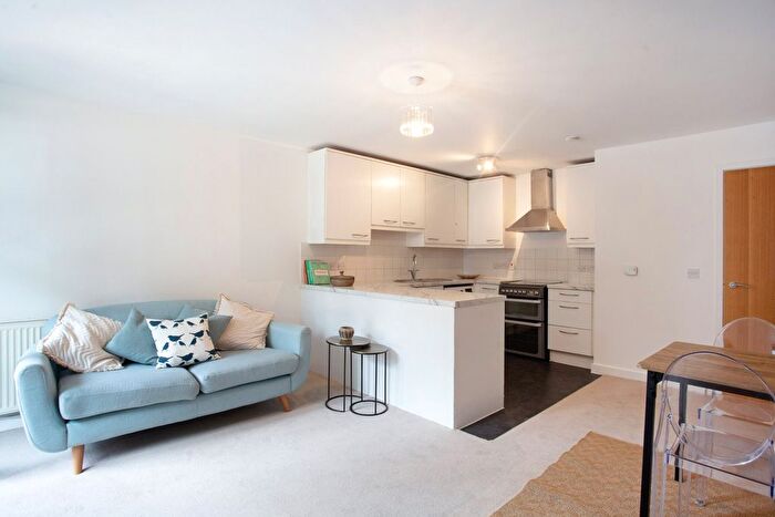 1 Bedroom Flat To Rent In Scott Avenue, Putney, London, SW15