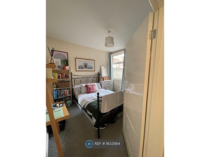 3 Bedroom Terraced House To Rent In Oldfield Road, Bristol, BS8