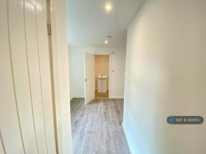 1 Bedroom Flat To Rent In Bury New Road, Prestwich, Manchester, M25