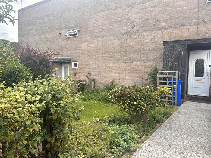 3 Bedroom Semi-Detached House To Rent In Netherthorpe Place Sheffield, S3