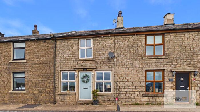 3 Bedroom Terraced House To Rent In Edenfield Road, Rochdale, OL12