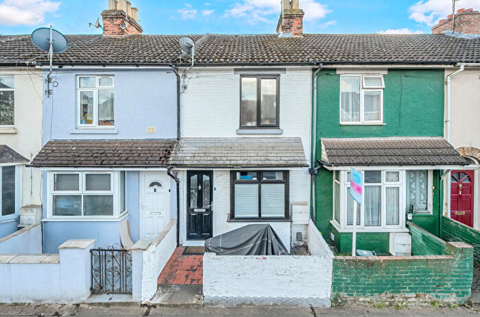 2 Bedroom Terraced House For Sale In Bicester Road, Aylesbury, Buckinghamshire, HP19