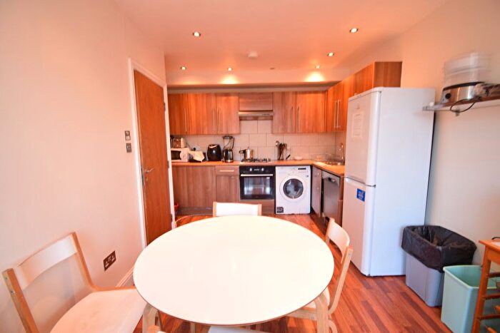 5 Bedroom Flat To Rent In Morden Road, London, SW19