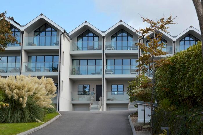 4 Bedroom Detached House To Rent In The Strand, Porth, Newquay, TR7