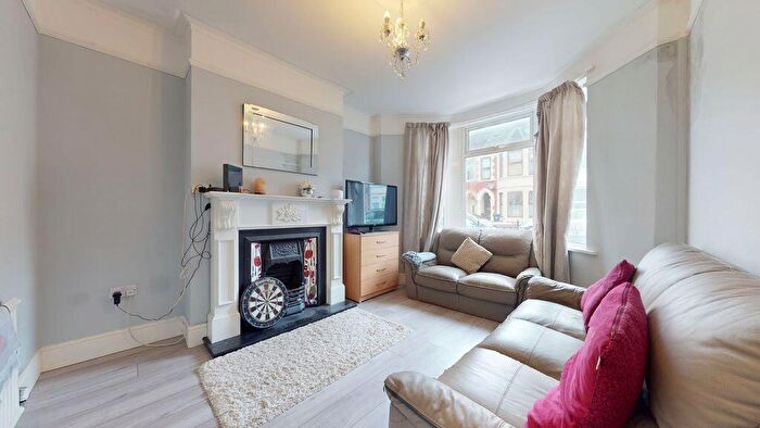 4 Bedroom Detached House To Rent In Dogfield Street, Cardiff, CF24