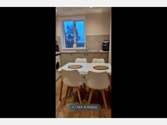 2 Bedroom Flat To Rent In Redhall Road, Edinburgh, EH14