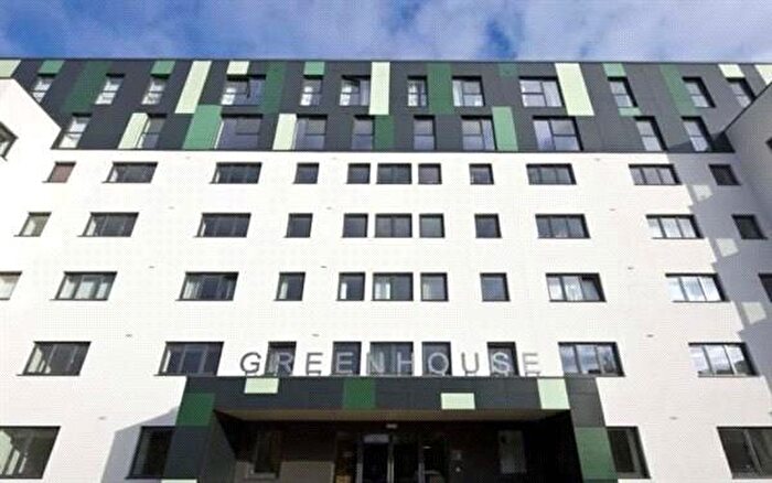 3 Bedroom Flat To Rent In Greenhouse, Beeston Road, Beeston, Leeds, LS11