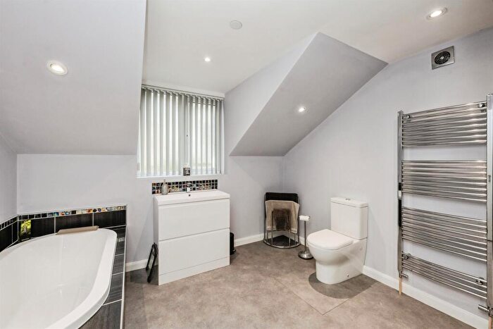 4 Bedroom Detached House For Sale In Graig Road, Godrergraig, Swansea, SA9