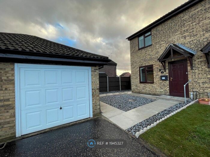 2 Bedroom Semi-Detached House To Rent In Bankart Lane, Chelmsford, CM2