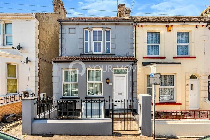 2 Bedroom Maisonette To Rent In Duncan Road, Gillingham, Kent, ME7