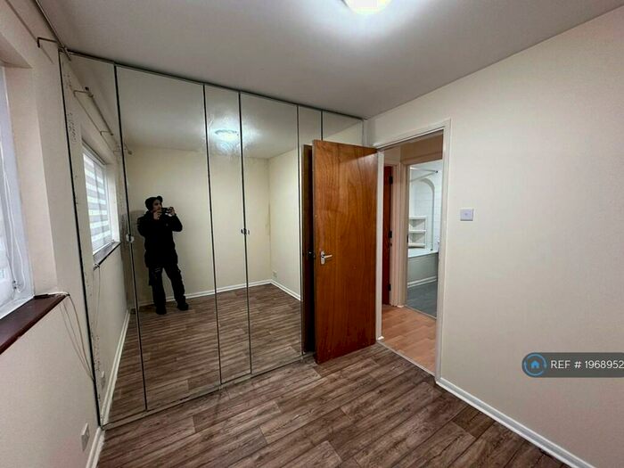 1 Bedroom Flat To Rent In Aylands Close, Wembley, HA9