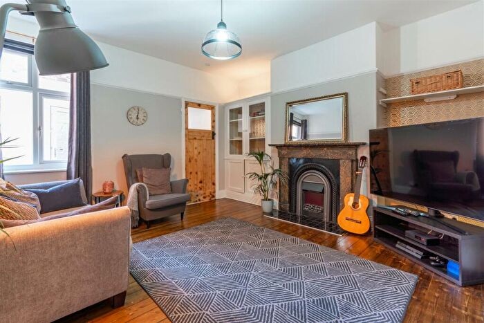 2 Bedroom Flat To Rent In Biddlestone Road, Heaton, NE6