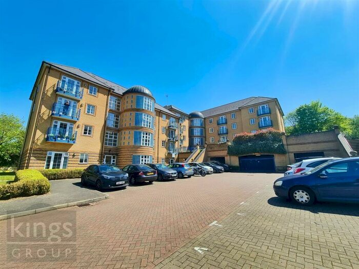 2 Bedroom Apartment To Rent In Newland Gardens, Hertford, SG13