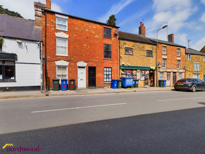 4 Bedroom Terraced House To Rent In West Bar Street, Banbury, OX16