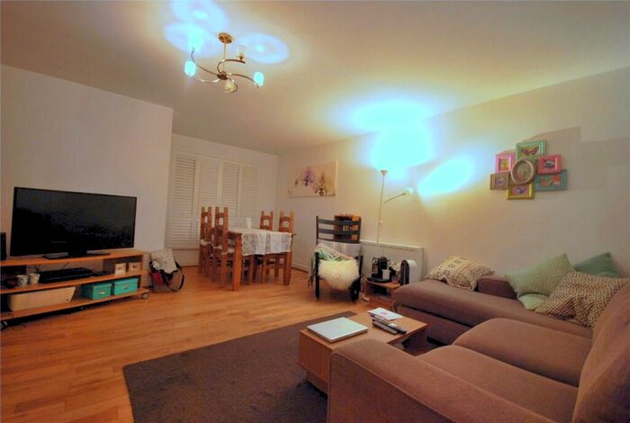 2 Bedroom Flat To Rent In Wheat Sheaf Close, Millwall, E14