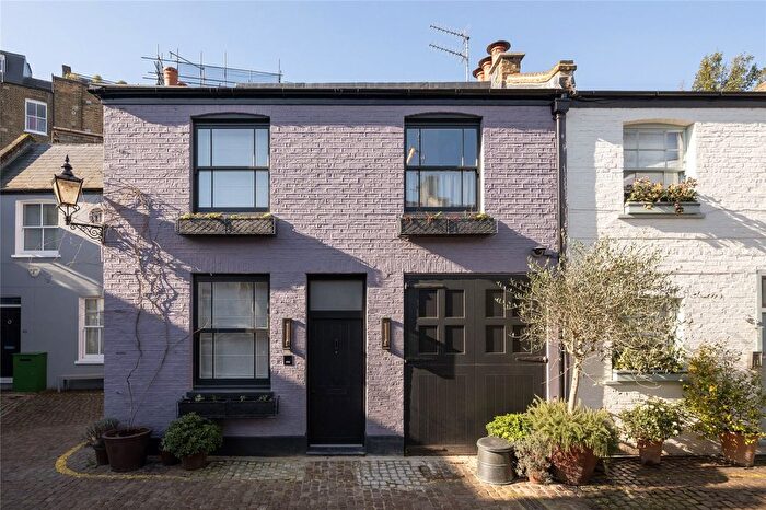2 Bedroom Mews To Rent In Pembridge Mews, Notting Hill, W11