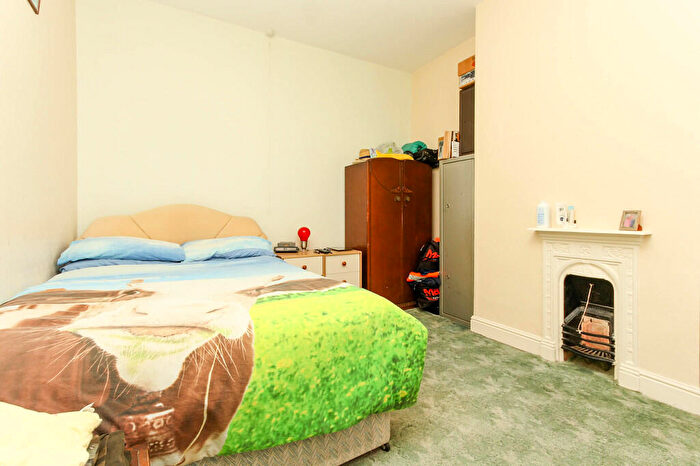 3 Bedroom Terraced House For Sale In Hatton Park Road, Wellingborough, NN8
