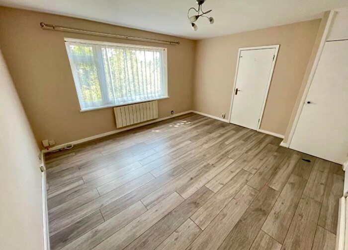 1 Bedroom Flat To Rent In Kingsmead Road, London, SW2