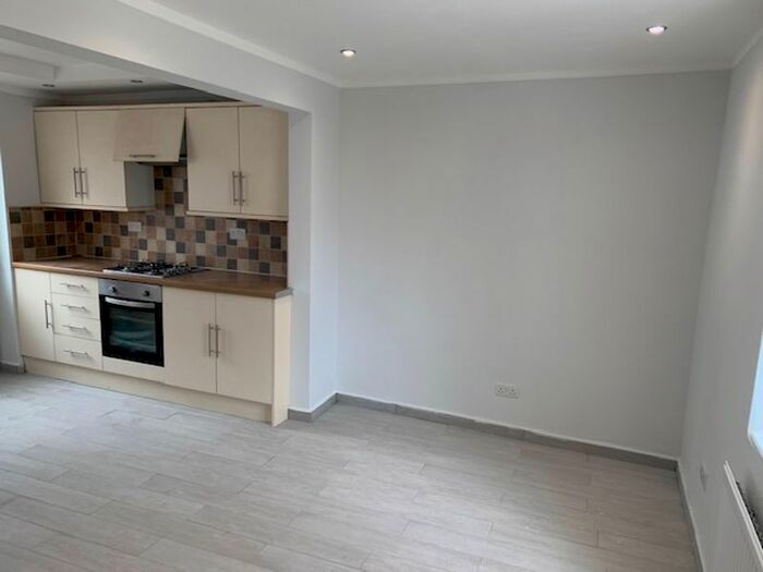 4 Bedroom Terraced House To Rent In Stamford Road, Blacon, Chester, CH1