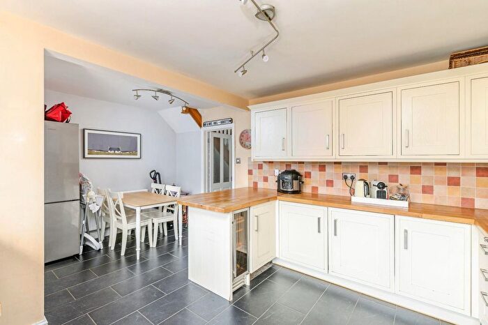 3 Bedroom End Of Terrace House For Sale In Whitnash Close, Balsall Common, CV7