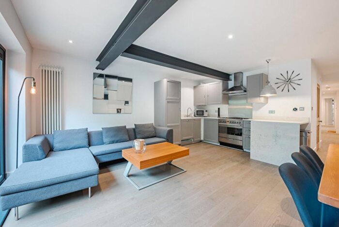 2 Bedroom Flat For Sale In Marmion Road, SW11