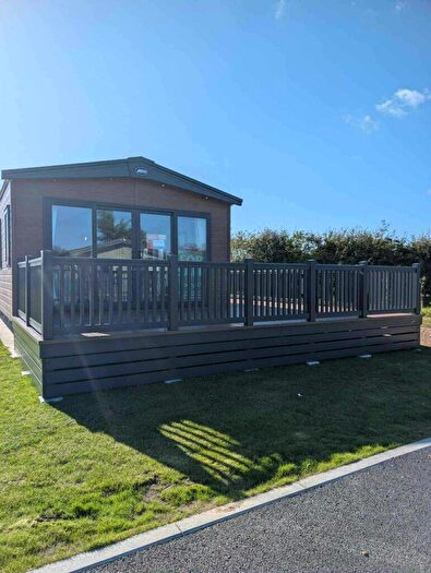 2 Bedroom Park Home For Sale In Manor Road, Hayling Island, PO11