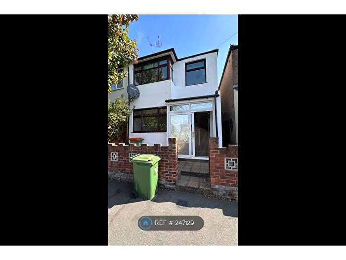 4 Bedroom End Of Terrace House To Rent In Baxter Road, London, E16