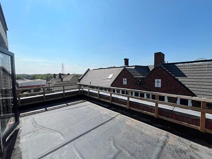 1 Bedroom Flat To Rent In Penthouse- Black Lake, West Bromwich, B70