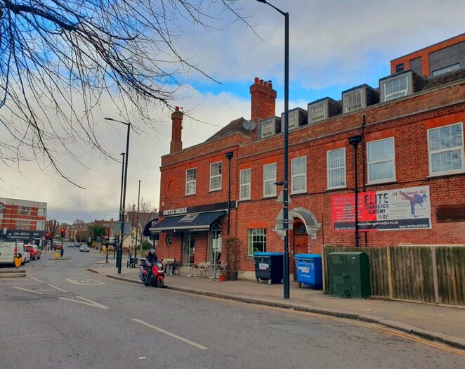 2 Bedroom Flat To Rent In Green Lanes, Winchmore Hill, N21