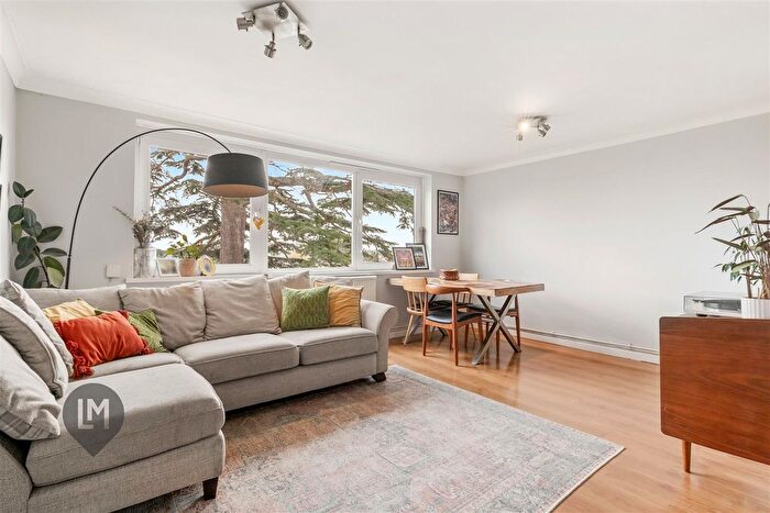 2 Bedroom Flat For Sale In Lydney Close, London, SW19