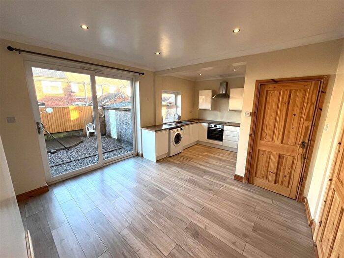 3 Bedroom End Of Terrace House For Sale In Cobden Street, Wolstanton, Newcastle, ST5