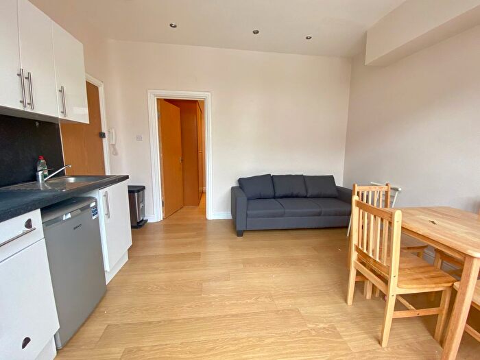 1 Bedroom Flat To Rent In Falkland Avenue, London, N3