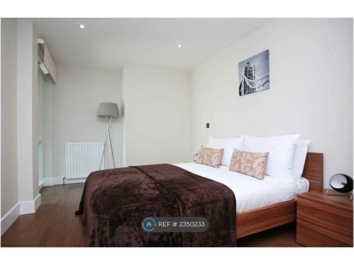 1 Bedroom Flat To Rent In Whitechapel High Street, London, E1