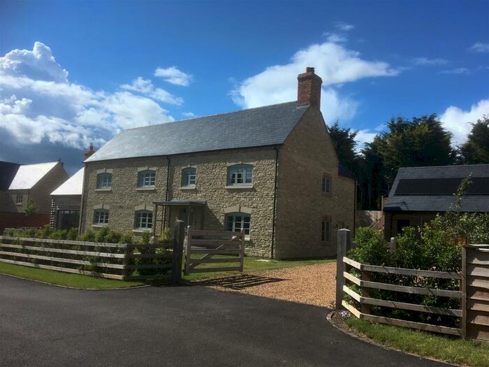 6 Bedroom Detached House For Sale In Westbury, Brackley, Northamptonshire, NN13