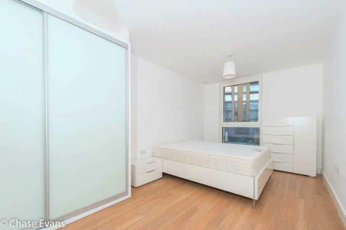 2 Bedroom Apartment To Rent In Norlem Court, Greenland Place, Surrey Quays, SE8
