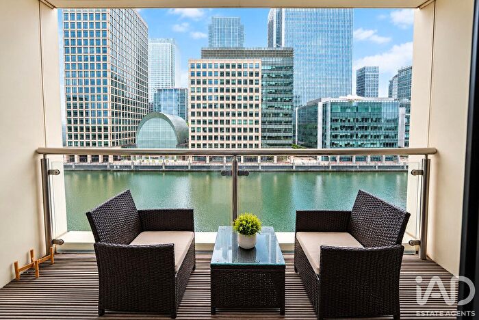 2 Bedroom Flat For Sale In South Quay Square, London, E14