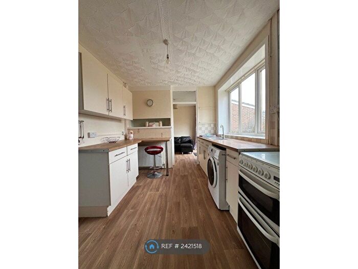 4 Bedroom Semi-Detached House To Rent In Daubeny Close, Bristol, BS16