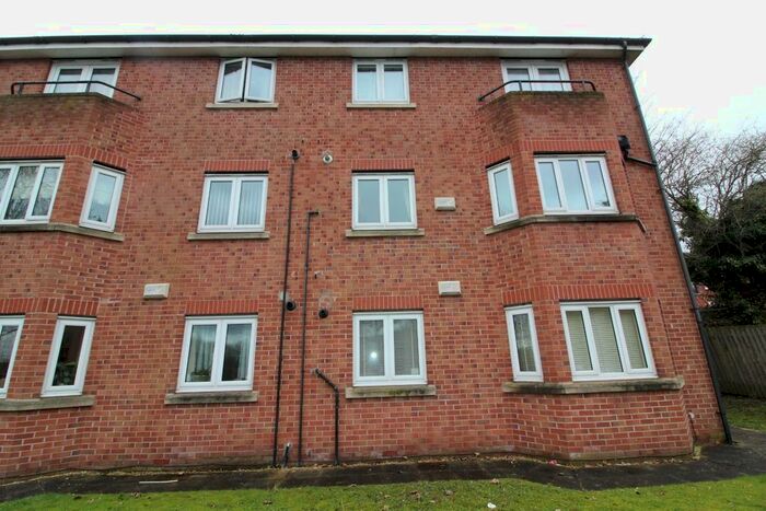 2 Bedroom Property To Rent In Stradbroke Way, Leeds, LS12
