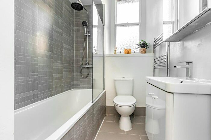 1 Bedroom Flat For Sale In / Milton Street, Edinburgh, EH8