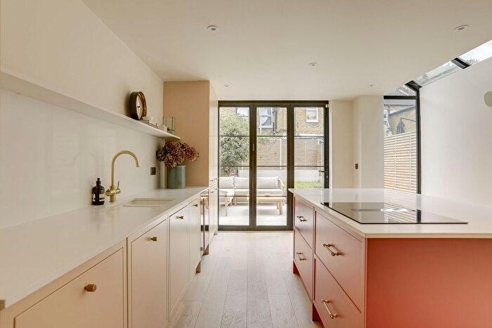 3 Bedroom Terraced House For Sale In Leahurst Road, Hither Green, SE13