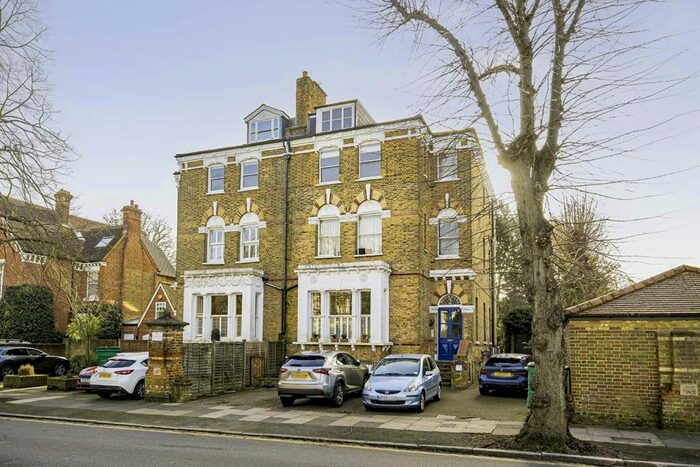 Studio To Rent In Waldegrave Park, Twickenham, TW1