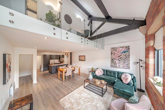 2 Bedroom Apartment To Rent In Conditioning House, Bradford, BD1