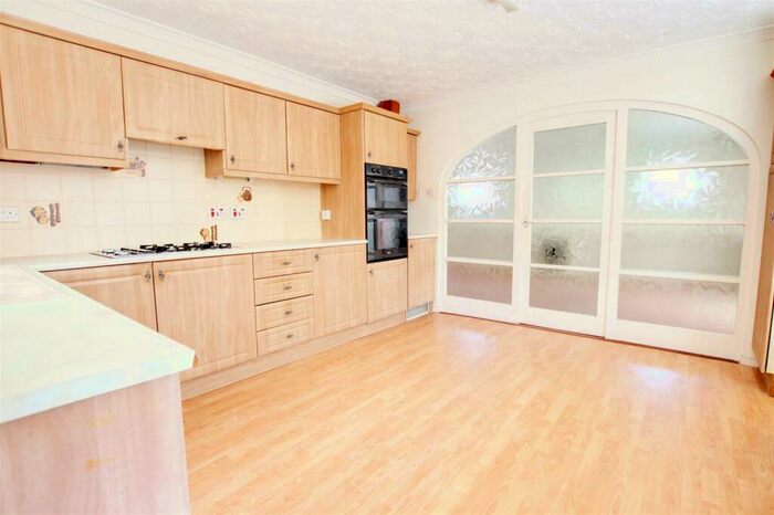 3 Bedroom Detached Bungalow For Sale In High Street, Mablethorpe, LN12