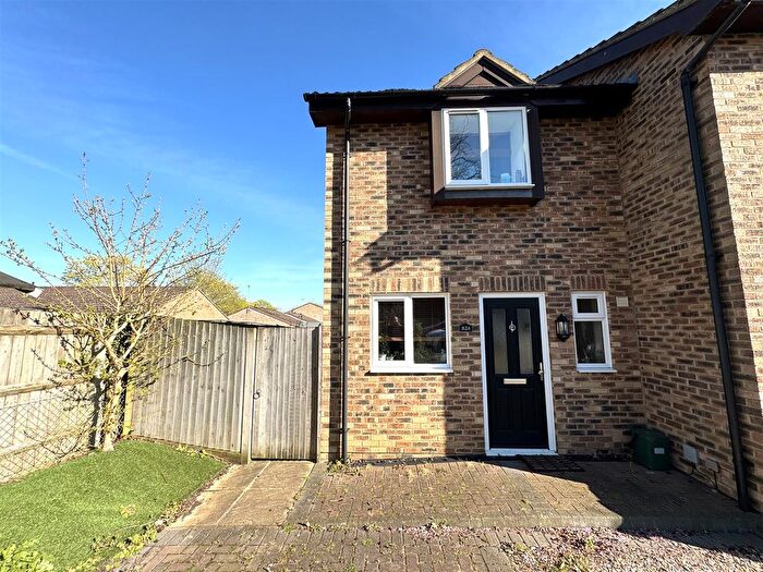 2 Bedroom End Terrace House To Rent In Bow Field, Hook, RG27