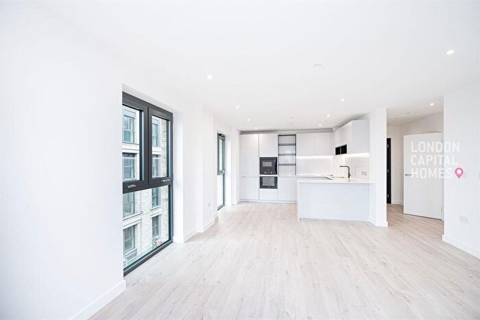 2 Bedroom Flat To Rent In Darter House, Anax Street, London, N4