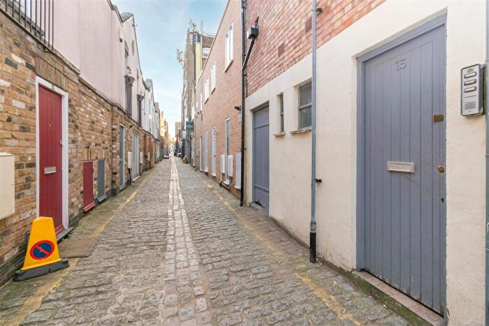 2 Bedroom Flat To Rent In Voss Street, London, E2