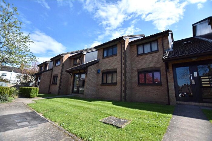 2 Bedroom Apartment To Rent In Brocklesby Road, South Norwood, London, SE25