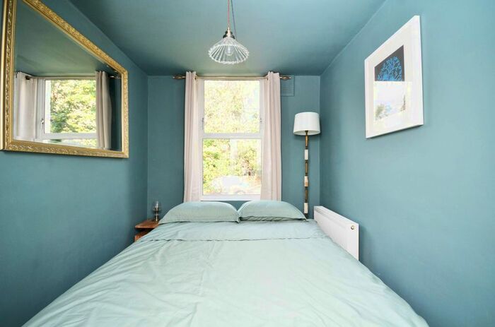 1 Bedroom Flat To Rent In Bellefields Road, Brixton, London, SW9