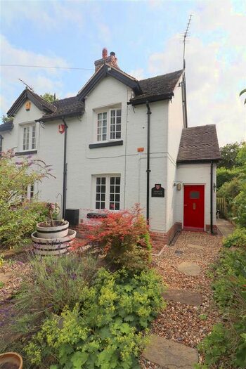 Barn Conversion To Rent In Crewe Green, Crewe, Cheshire, CW1